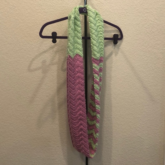 NEW! Seafoam & rose chevron crochet infinity scarf - Picture 2 of 2